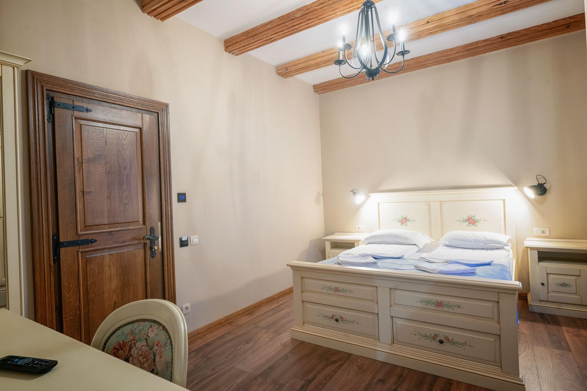 בראשוב Hotel Boutique Casa Chitic -Hotel And Restaurant Str Johann Gott Nr7 מראה חיצוני תמונה