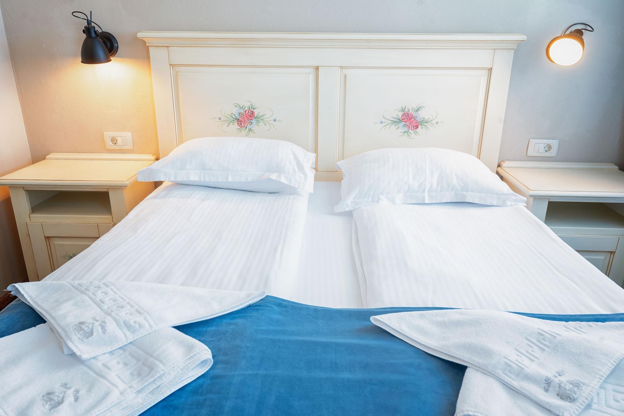 בראשוב Hotel Boutique Casa Chitic -Hotel And Restaurant Str Johann Gott Nr7 מראה חיצוני תמונה