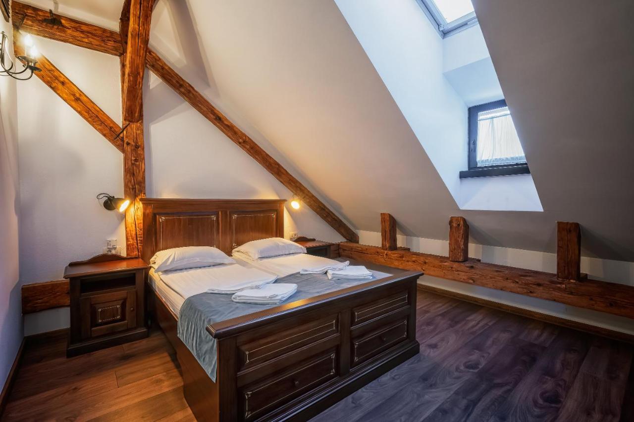 בראשוב Hotel Boutique Casa Chitic -Hotel And Restaurant Str Johann Gott Nr7 מראה חיצוני תמונה