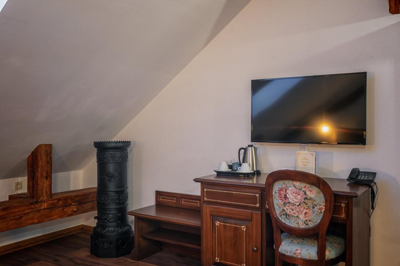בראשוב Hotel Boutique Casa Chitic -Hotel And Restaurant Str Johann Gott Nr7 מראה חיצוני תמונה